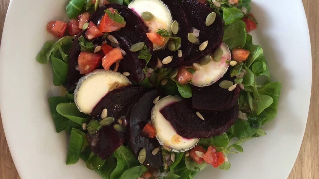 entrée de saison avec fromage de chèvre AOC